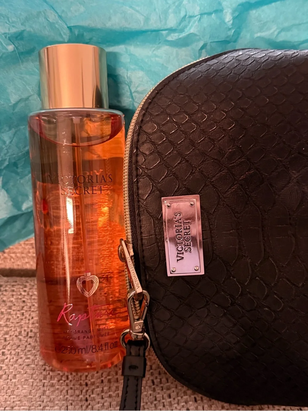 🍂🍁NEW 🍂🍁Victoria's Secret RAPTURE SPRAY Black Quilted Cosmetic Bag